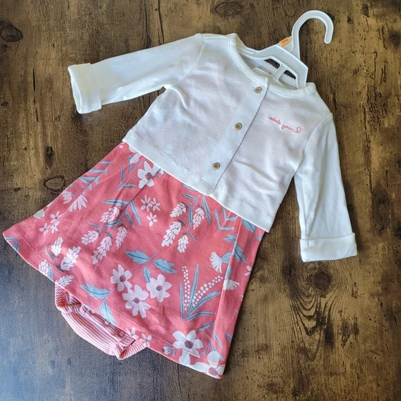 NEW 2 Piece Carter's 12 Months Girl Set - Picture 2 of 6